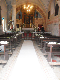 chiesa matrimonio tappeto bianco